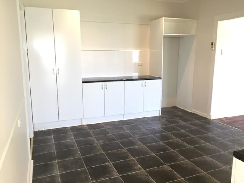 42 Lucas Street, Berserker QLD 4701